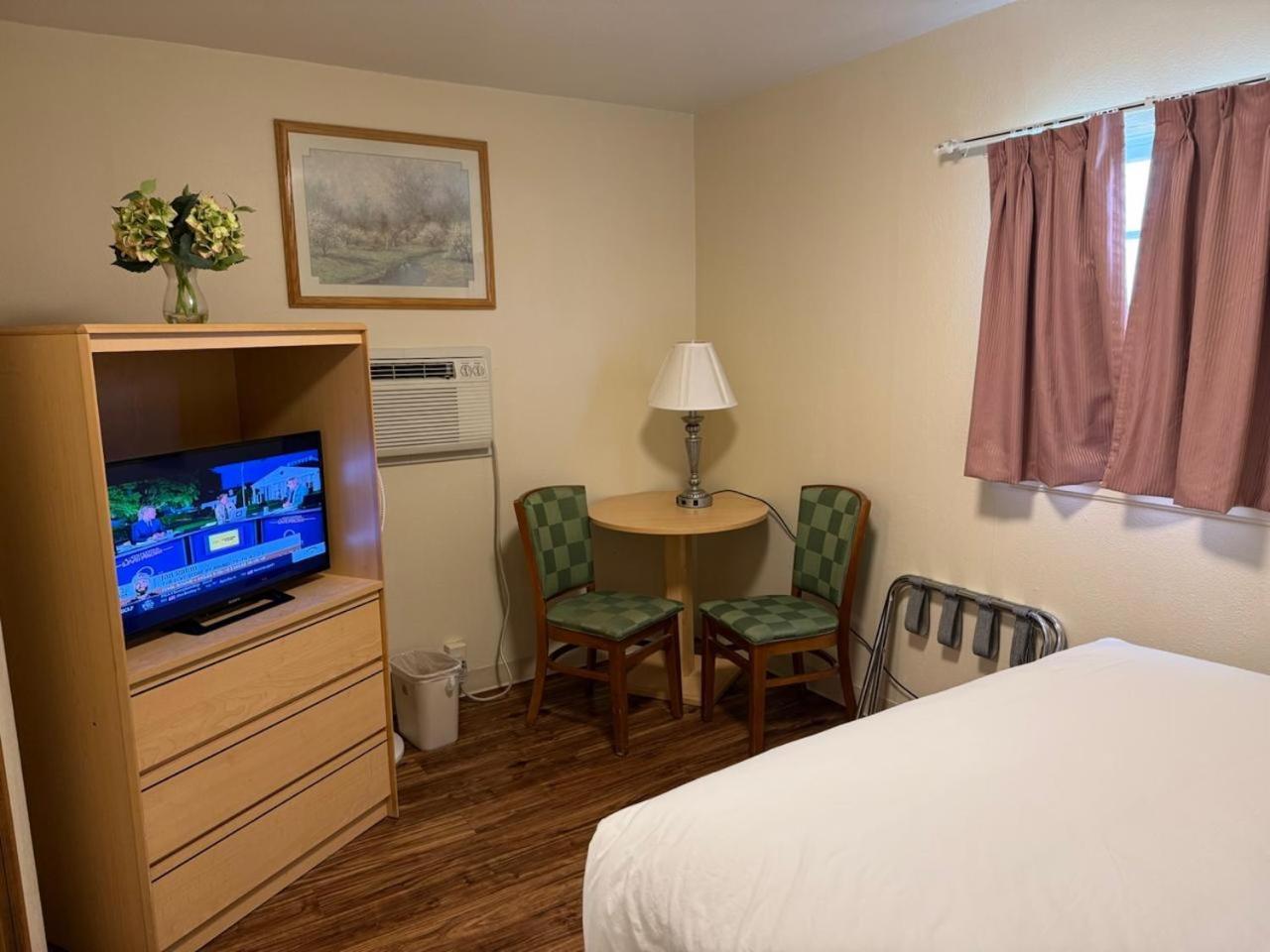 Sunrise Motor Motel 2*