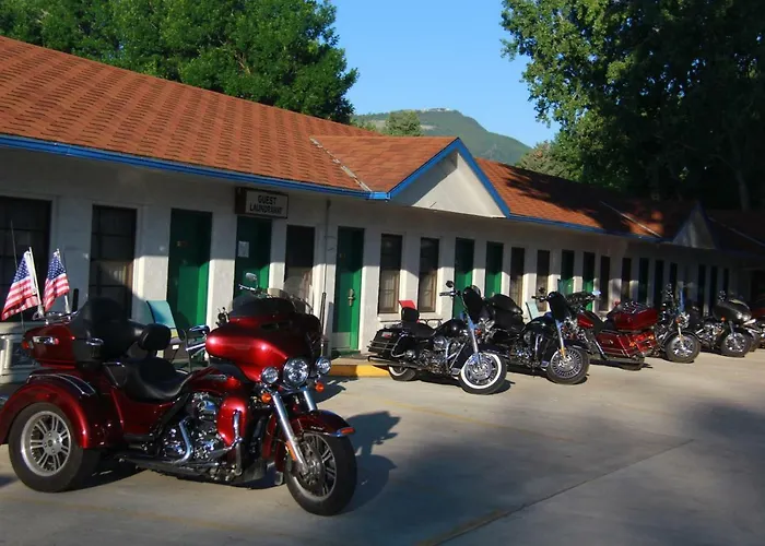 Sunrise Motor Inn