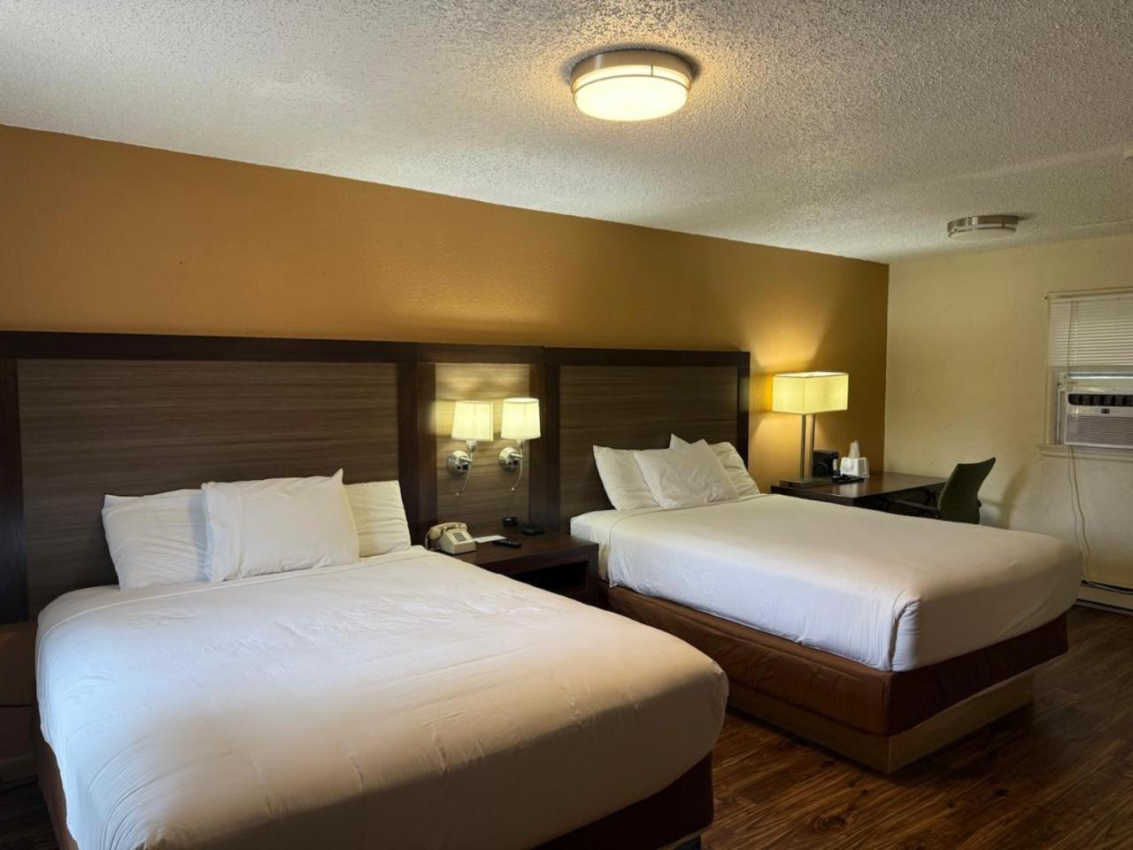 Sunrise Motor Motel 2*